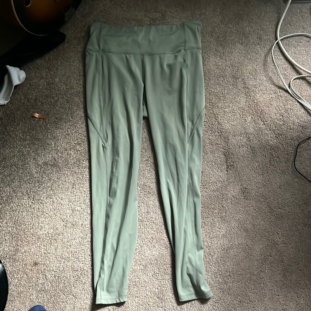 Green workout leggings